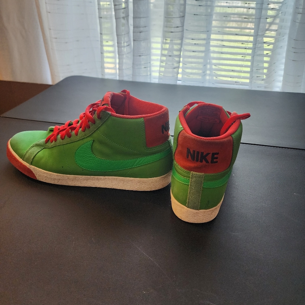 Nike Men's Green & Red High-Top Sneakers with White Sole